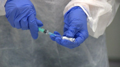 В Комздраве сообщили, когда в Петербурге появятся вакцины «КовиВак» и «ЭпиВакКорона»