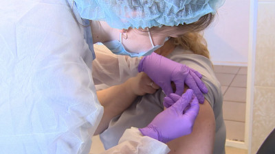 НИИ Роспотребнадзора: Опасность новых штаммов COVID-19 сильно преувеличена