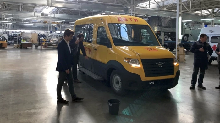 В соцсетях появились фотографии микроавтобуса «УАЗ» - tvspb.ru