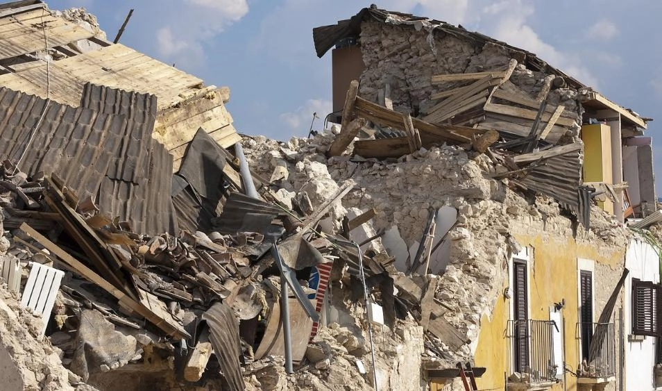 Число жертв землетрясения в Индонезии превысило 400 человек - tvspb.ru