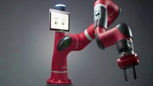 Хорошие новости сети: знакомство с эмоциональным роботом, возможности «смартфона-глазастика» и контроль калорий с помощью нового сервиса