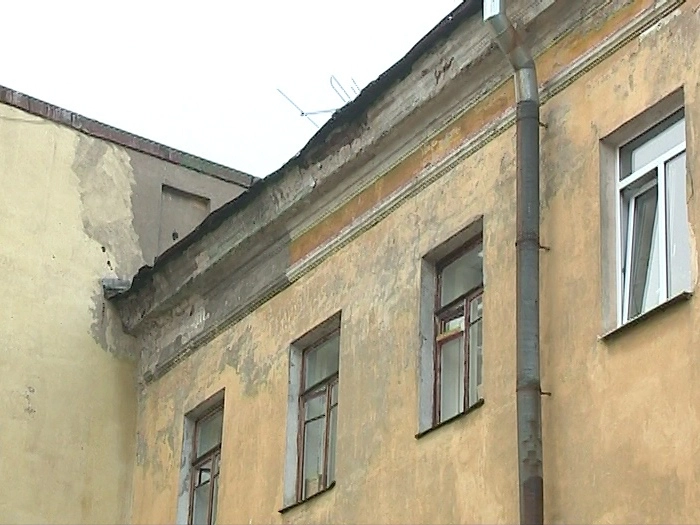 На Литейном проспекте рабочий разбился, упав с крыши 6-этажного дома - tvspb.ru