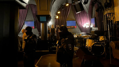 В Петербурге оштрафуют бары, нарушившие антиковидные требования