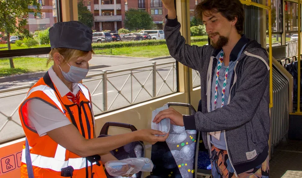 В Петербурге усилили контроль за соблюдением противоэпидемических мер на транспорте, в сфере услуг и деловых мероприятиях - tvspb.ru