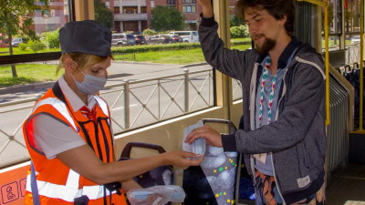 В Петербурге усилили контроль за соблюдением противоэпидемических мер на транспорте, в сфере услуг и деловых мероприятиях
