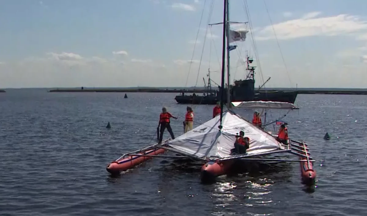 Первая в России экспедиция на тримаране с электродвигателем пройдет через Петербург - tvspb.ru