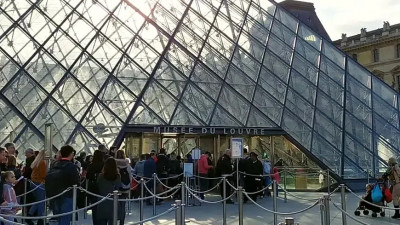 «Коммандос Лувра»: третий подозреваемый по делу об ограблении Лувра задержан в Париже