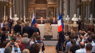 В Париже прошли переговоры Путина и Макрона