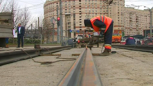 «Опять всё перекопали». Как в Петербурге ремонтируют дороги