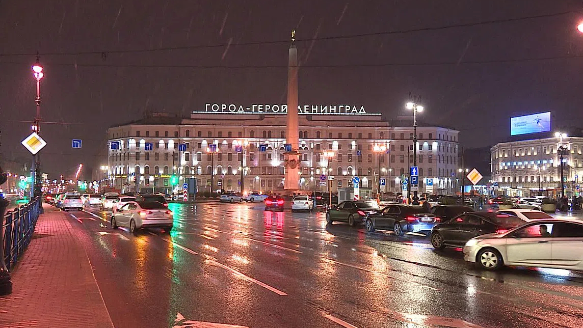 Санкт петербург после. Невский проспект 100 Санкт-Петербург. Питер днем и ночью. Х ночью. Знаменитости в Питере.