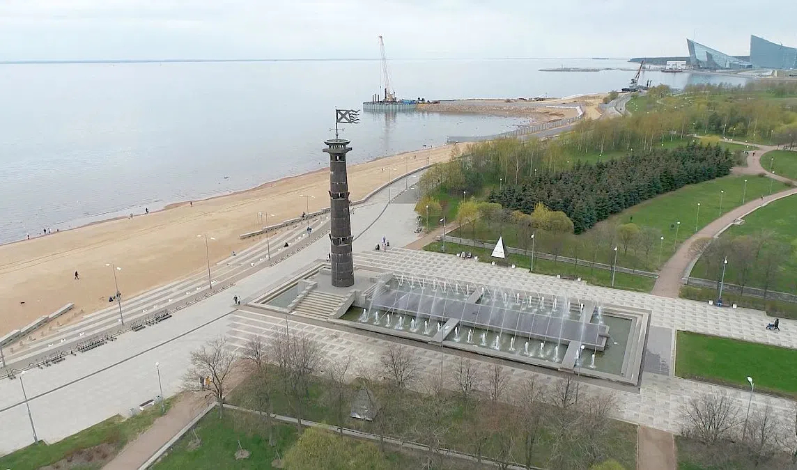 Фото парка 300 летия спб. Парк 300-летия Санкт-Петербурга. Пляж в парке 300-летия Санкт-Петербурга. Парк трёхсотлетия Санкт-Петербурга пляж. Парк 300 летия Санкт Петербурга на береговой.