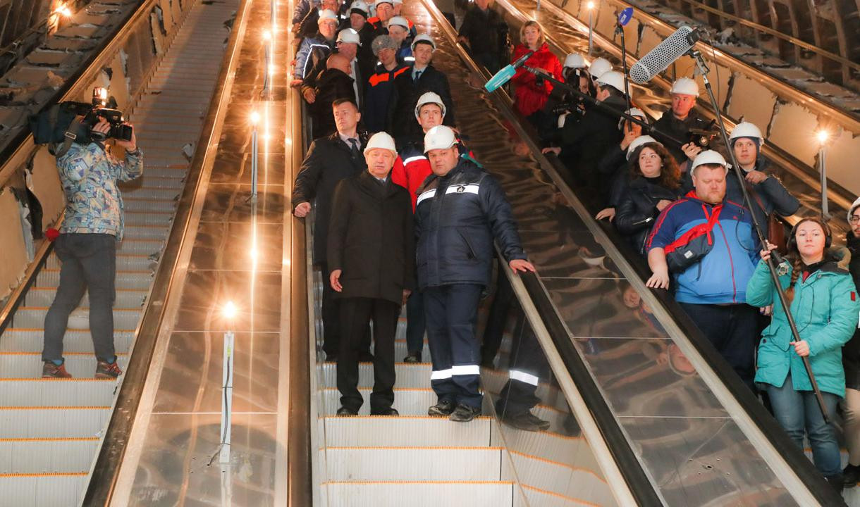 что такое траволатор в метро санкт петербурга