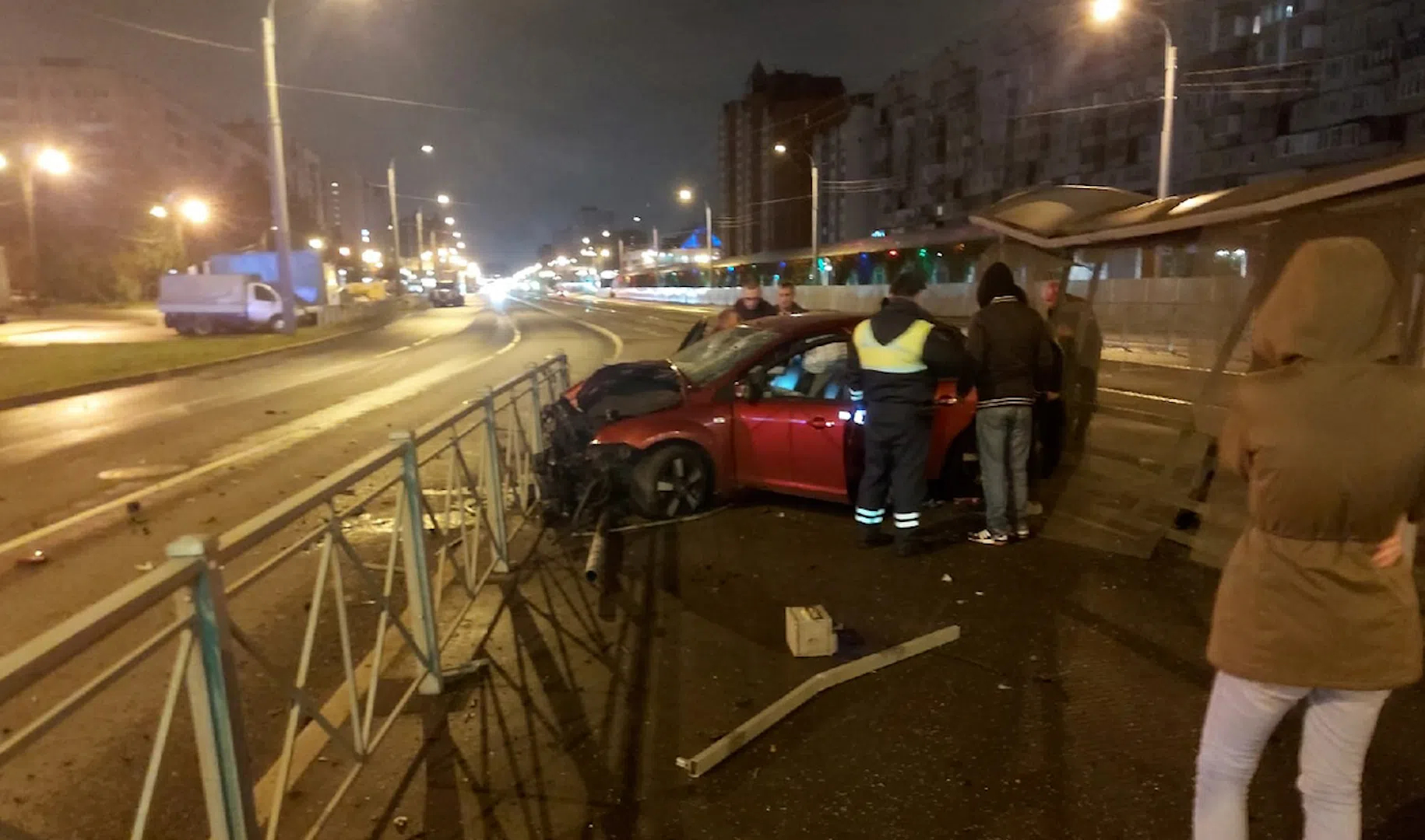 Водитель санкт петербург. ДТП Санкт Петербург 11.04.2022 Энгельса. Авария на Энгельса у Гранд каньона. Авария на пр. Энгельса 26. Авария проспект Энгельса Трамвайная остановка ДТП И ЧП.