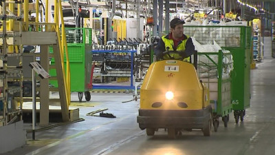 Предприятия, продолжающие работу, должны сообщить об этом в Смольный до 7 апреля