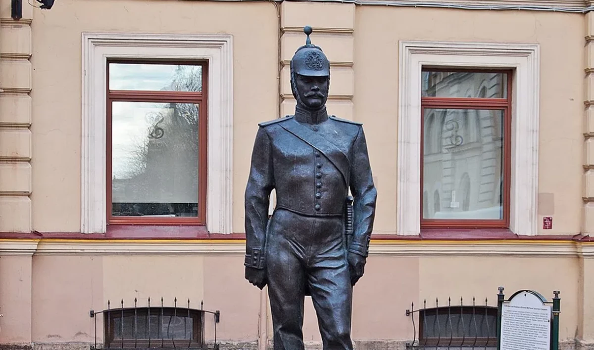 У здания полиции на Суворовском проспекте появится памятник «Городовой» - tvspb.ru