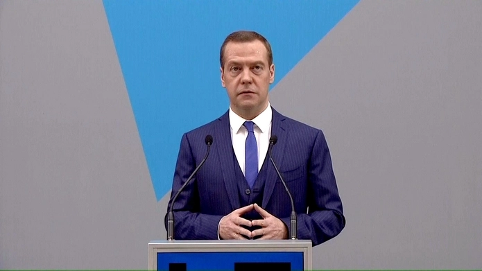 Медведев предложил упростить систему проверок бизнеса - tvspb.ru