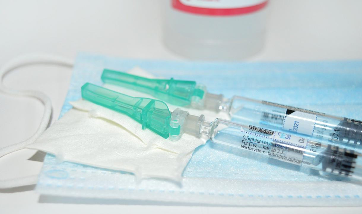 Ученые СПбГУ заявили, что прививка от туберкулеза облегчает течение COVID-19