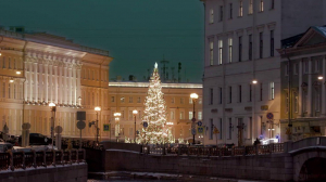 Новый год окончательно наступил: на петербургских улицах демонтируют праздничные гирлянды