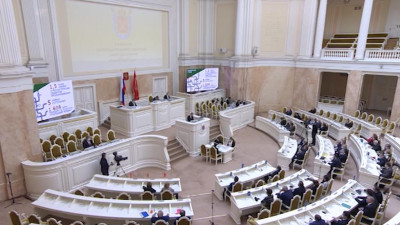 Бюджету Петербурга требуются дополнительные 200 млрд рублей