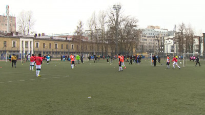 Команды ведущих театров Петербурга собрали на футбольном поле