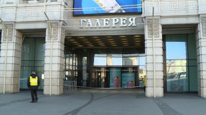 В Петербурге закрылись торговые центры, рестораны и парки