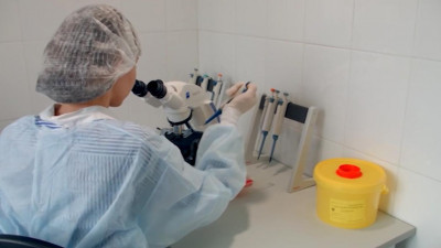 Lancet: Пожилые люди чаще заражаются коронавирусом повторно