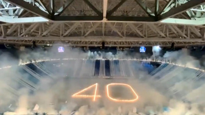 Болельщики «Зенита» устроили на «Газпром Арене» огненное шоу