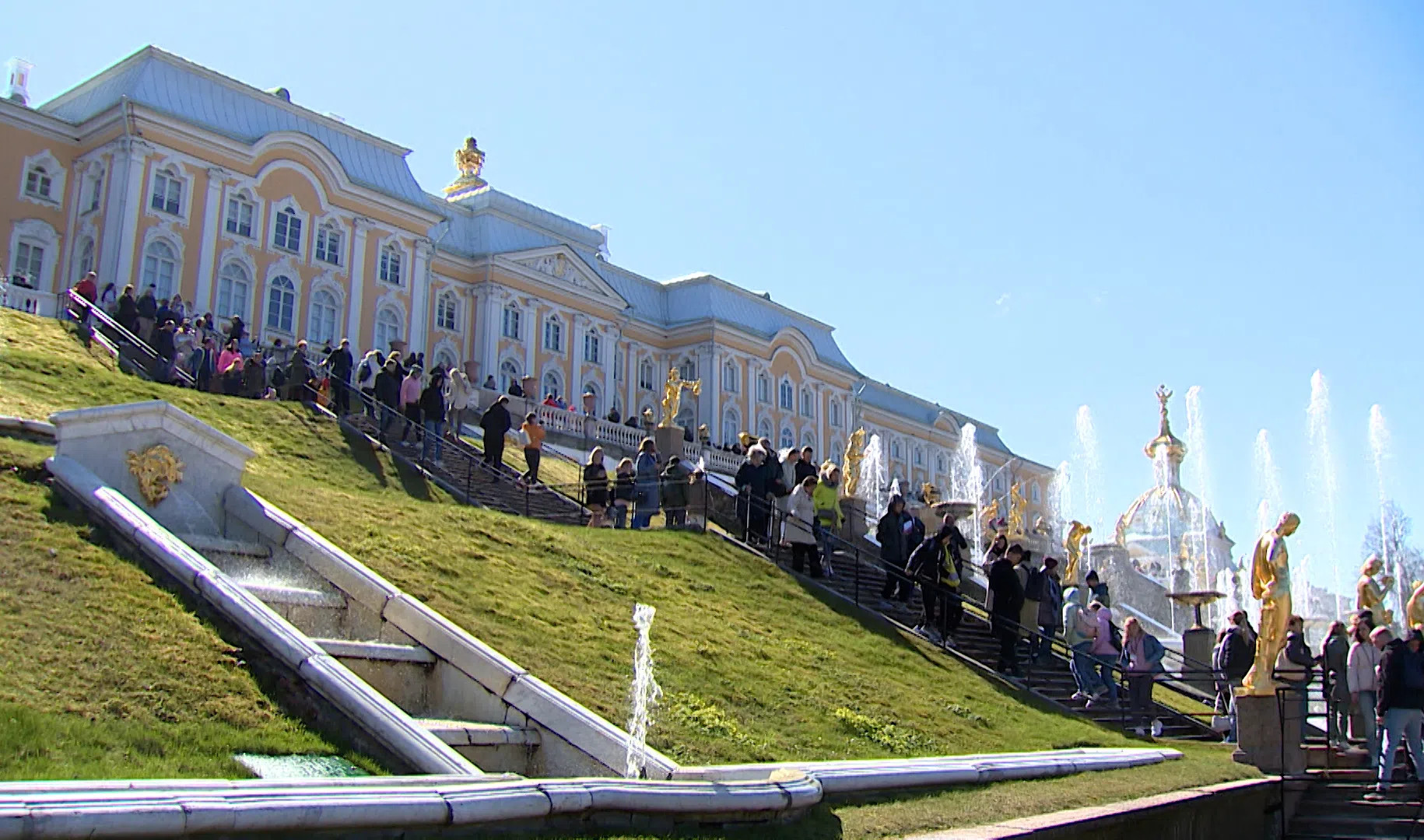 Петербург открытие. Петергоф Виват Ассамблея. Музей под открытым небом в Санкт-Петербурге. 27 Мая праздник в Петергофе. Петергоф сегодня май 2022.