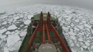 Спуск ледостойкой пллатформы «Северный полюс»