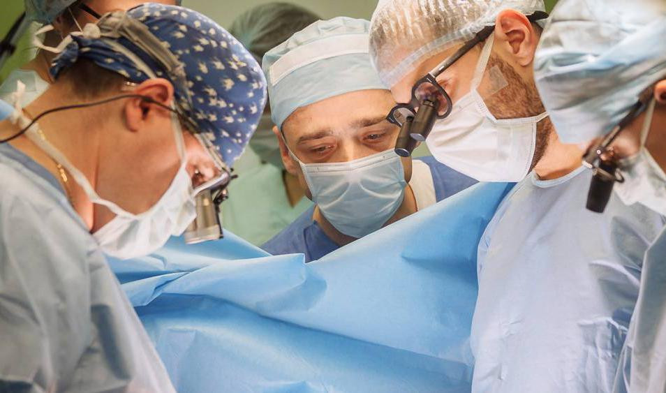 Петербургские врачи провели сложнейшую операцию на сердце двухлетнему ребенку