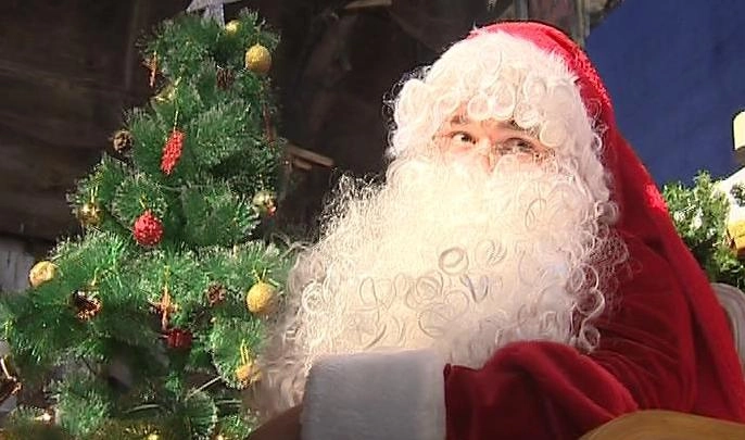 Роспотребнадзор рассказал, как правильно выбрать для ребенка Деда Мороза и Снегурочку - tvspb.ru