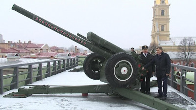 В честь 25-летия ЗакСа прозвучал полуденный выстрел с Нарышкина бастиона Петропавловки