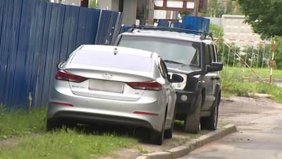 В Петербурге вводят ответственность за хаотичную парковку во дворах