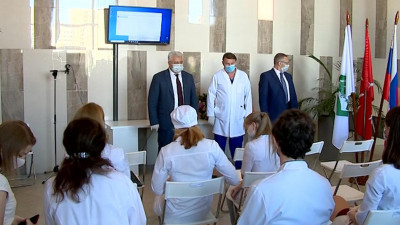 Сотрудников больницы Святого Георгия наградили за борьбу с коронавирусом