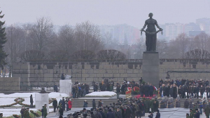 Церемония возложения цветов на Пискаревском мемориале