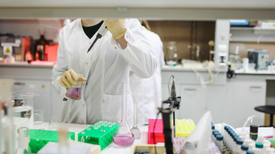 Более 500 добровольцев приняли участие в испытаниях вакцины от коронавируса в Китае