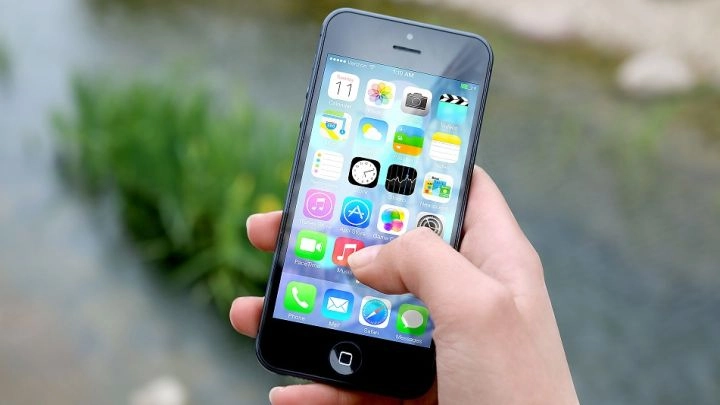 Apple извинилась за замедление работы старых моделей iPhone - tvspb.ru