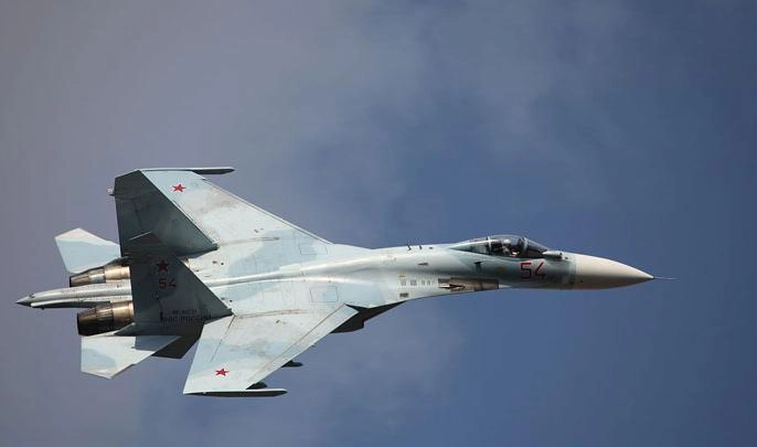 Истребитель Су-27 перехватил американский самолет-разведчик у границ России - tvspb.ru