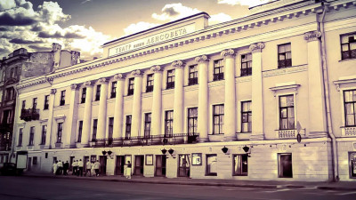 В театре имени Ленсовета пройдет выставка «Мольер 400»