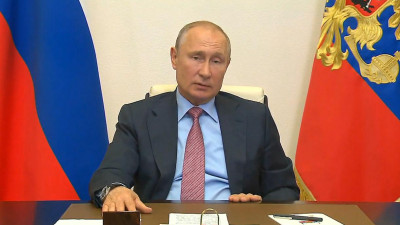 Владимир Путин попросил направить бригады московских медиков в другие регионы страны для борьбы с коронавирусом