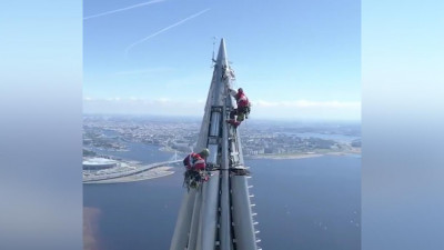 На шпиле «Лахта Центра» установили метеостанцию