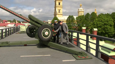 Праймериз «Единой России» стартовали в Петербурге выстрелом из Петропавловской крепости