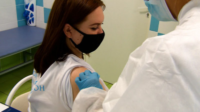 Уже более 500 человек прошли ревакцинацию в Петербурге