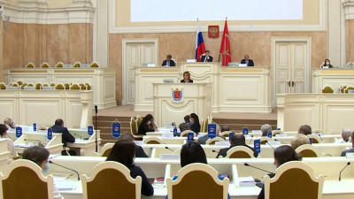 Депутаты Петербурга предлагают провести осенние выборы в течение трех дней