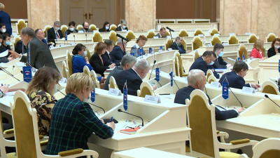 На пост омбудсмена в Петербурге претендуют 10 человек