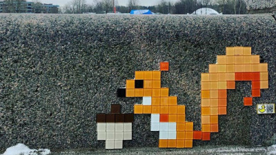Белка в законе. «Мостотрест» предложил сотрудничество автору пиксельного арта на Елагином острове