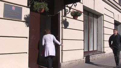 Еще четыре претендента на пост губернатора Петербурга подали документы в Горизбирком