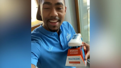 Малком с помощью дрона получил приз лучшего игрока «Зенита» в марте