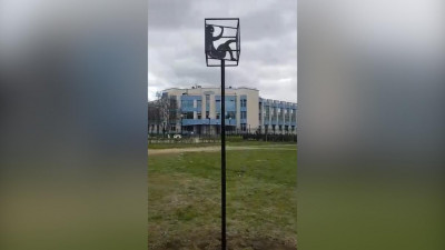 Памятник самоизоляции вернули петербуржцам
