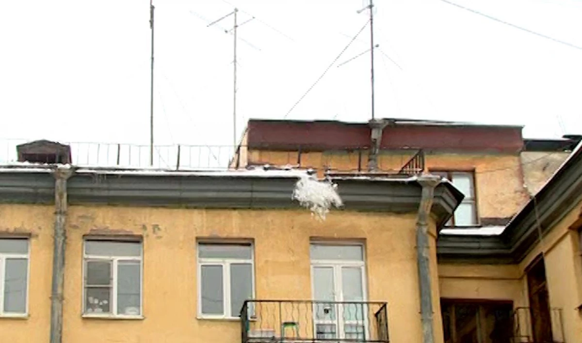 По требованию прокуратуры во Фрунзенском районе утеплят почти 20 домов - tvspb.ru
